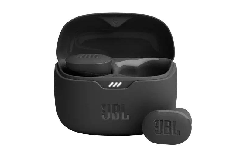 Fones e carregador JBL Tune Buds.