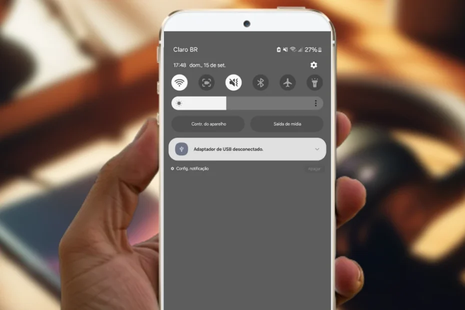Como desativar a notificação de "Adaptador USB desconectado" em celulares Samsung?